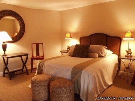 The National Hotel Frenchtown Room photo